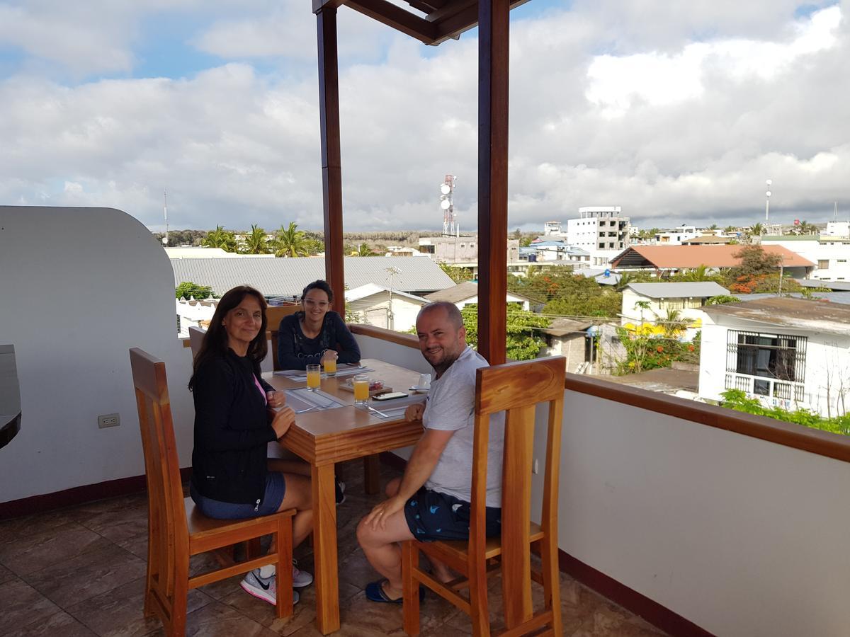 Gloria - Galapagos Inn Puerto Ayora  Zewnętrze zdjęcie