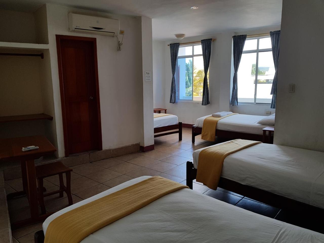 Gloria - Galapagos Inn Puerto Ayora  Zewnętrze zdjęcie