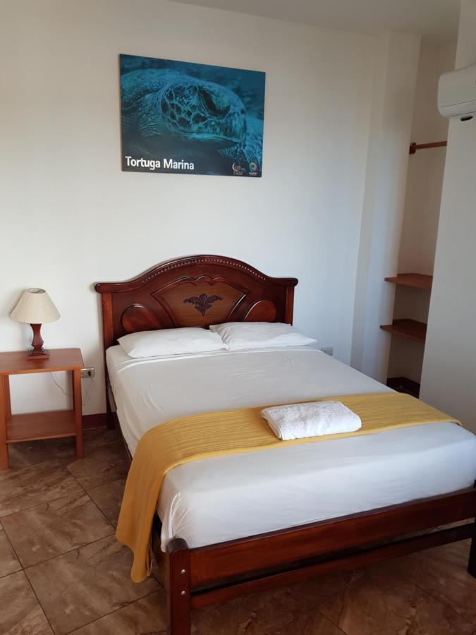 Gloria - Galapagos Inn Puerto Ayora  Zewnętrze zdjęcie